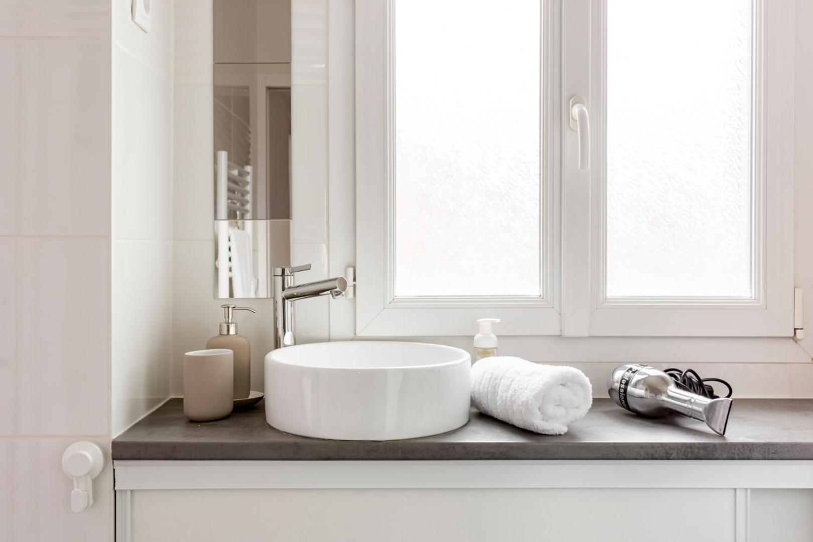 Apartment Porte Versailles 1bdr *